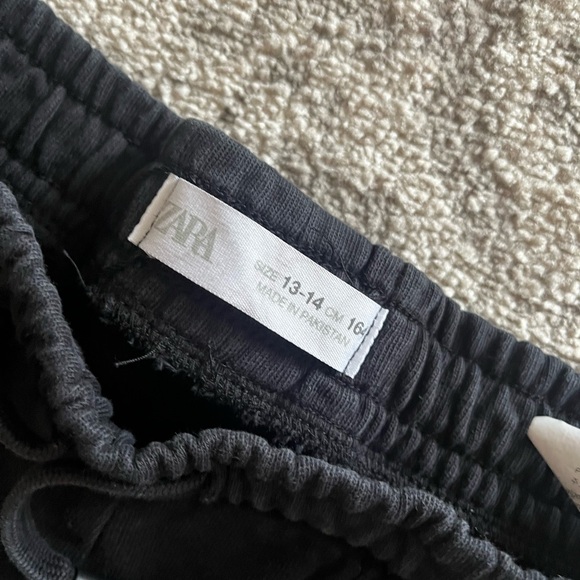 3 boys pants. 2 from Zara and 1 from children’s place. - Picture 4 of 8